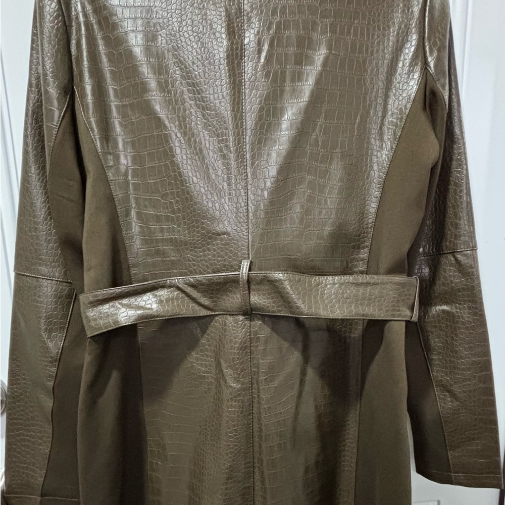 Chic Faux Leather Croc-Embossed Dress - Picture 4 of 11